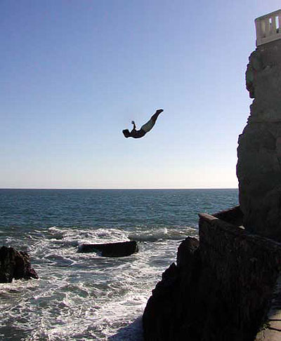 cliff diver in quebrada